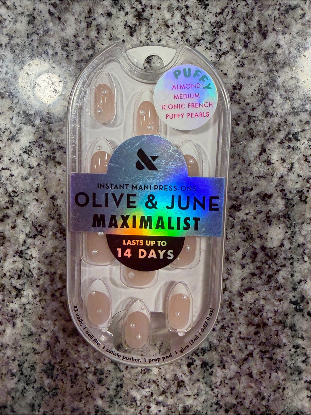 Olive & June Maximalist Instant Mani Press-Ons ā Almond (Nude)